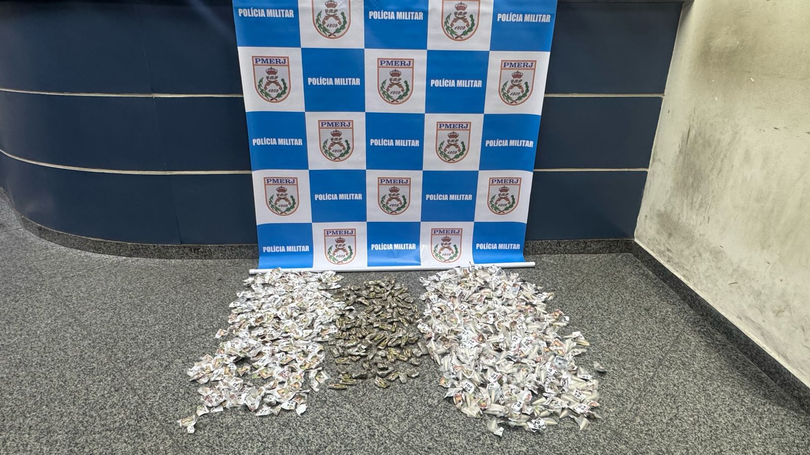 12º BPM prende traficante e apreende drogas em Maricá